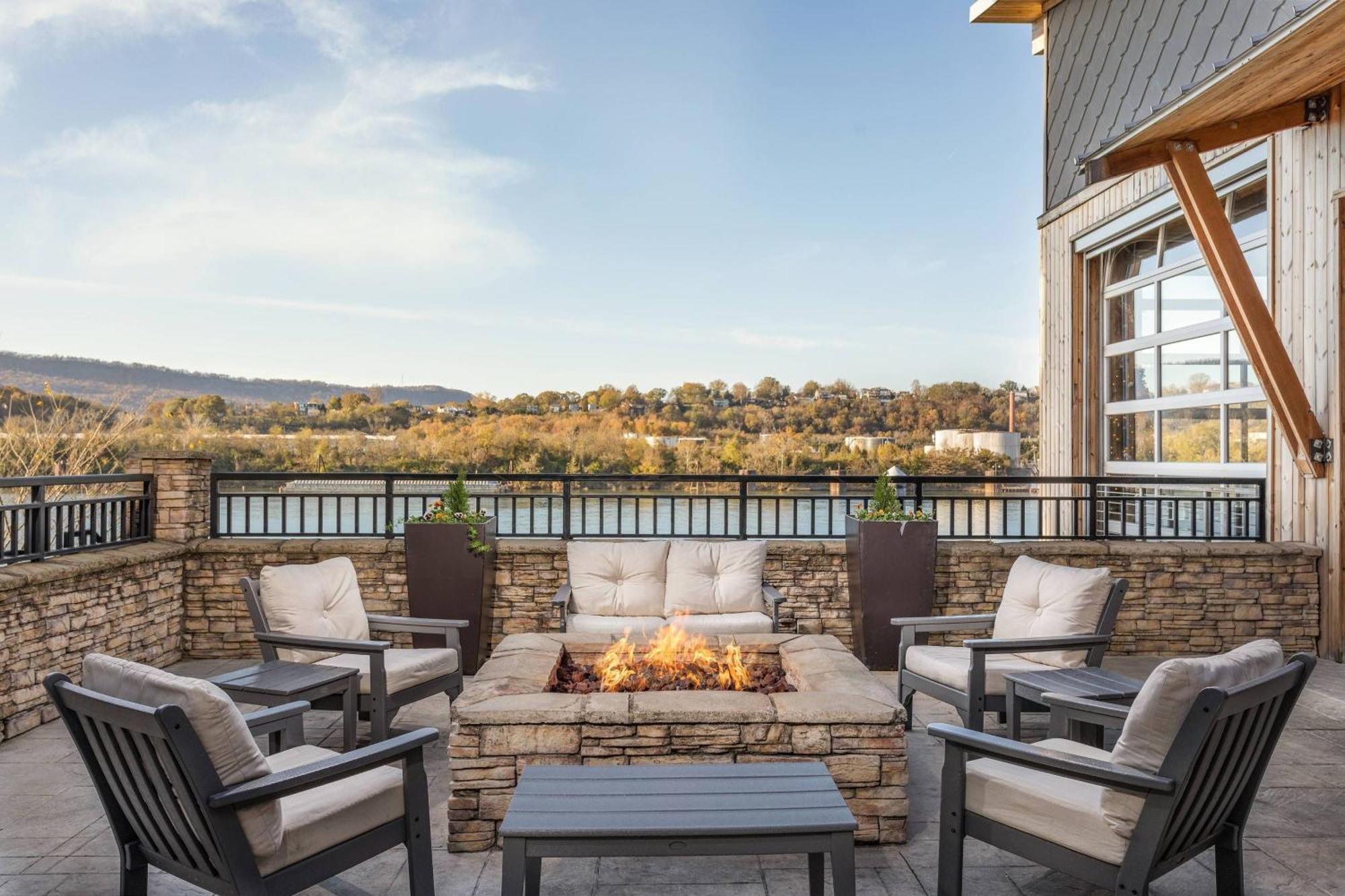 Springhill Suites By Marriott Downtown Chattanooga/Cameron Harbor Ngoại thất bức ảnh
