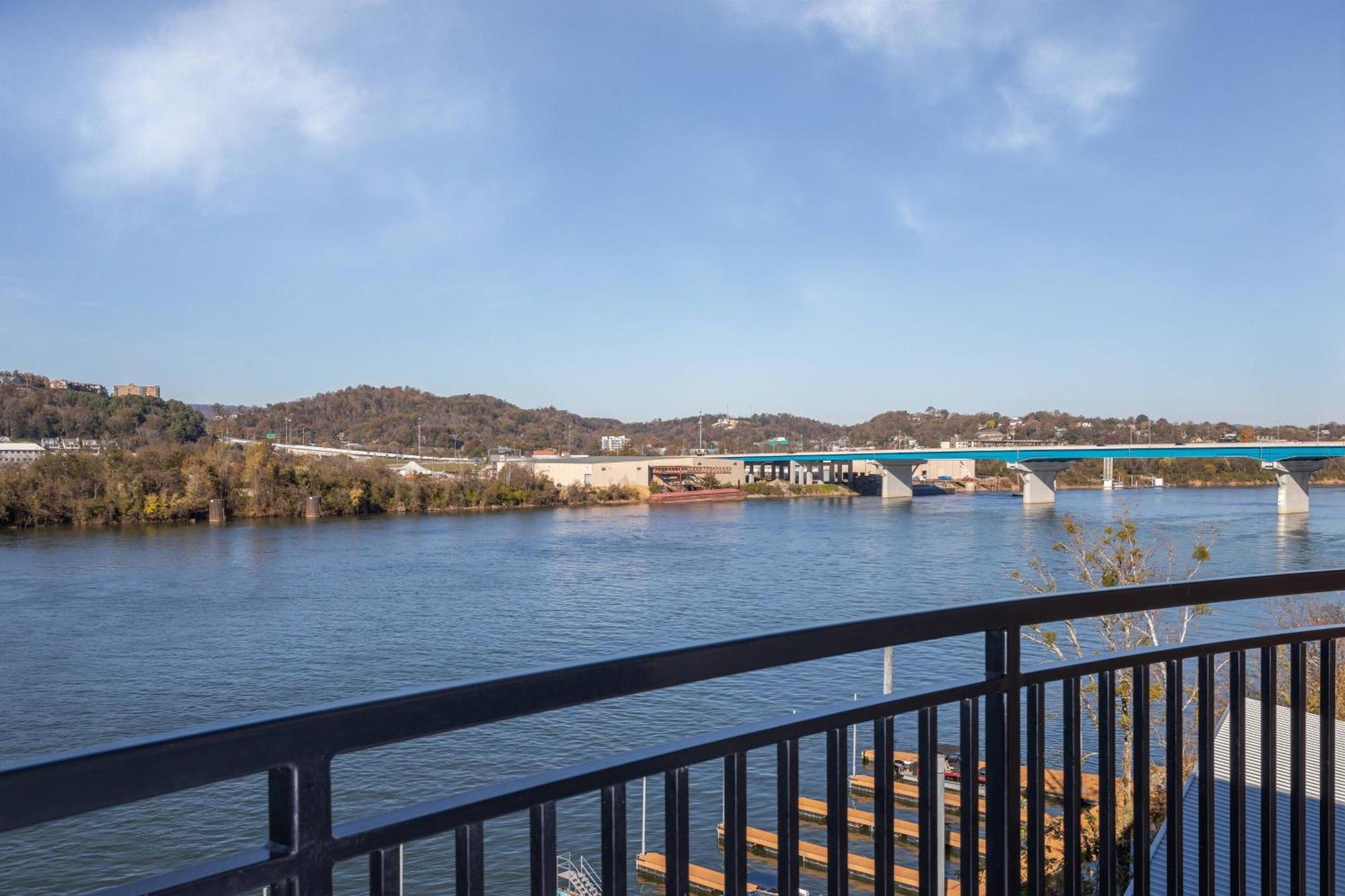 Springhill Suites By Marriott Downtown Chattanooga/Cameron Harbor Ngoại thất bức ảnh